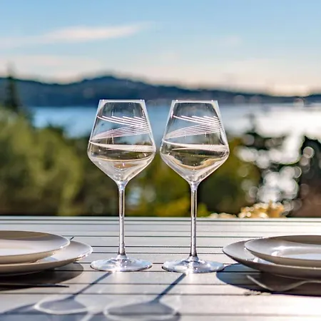 Avec Vue Et Terrasse *