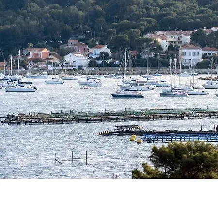Avec Vue Et Terrasse לה סיין סור-מר